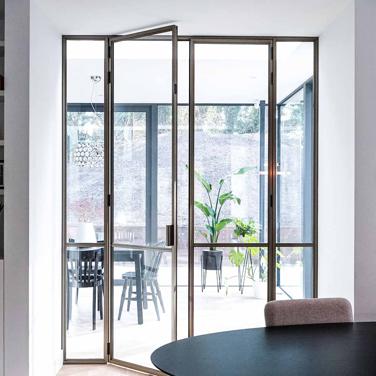 stalen deuren ensuite brons