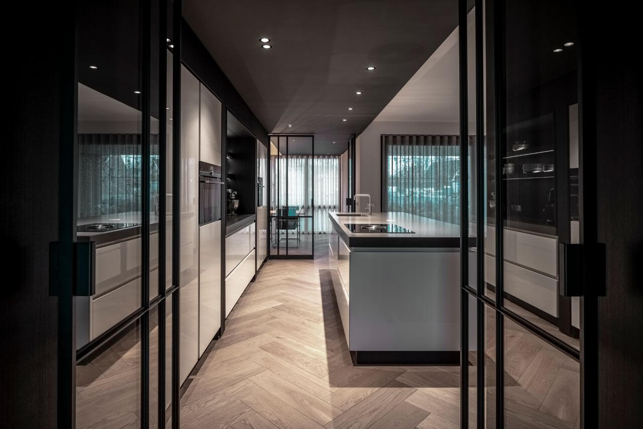 stalen taatsdeuren met glas